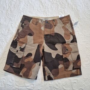 Burton men's size 30 mountain camo cargo shorts NEW